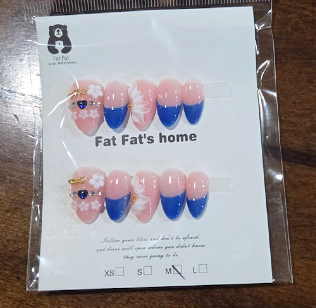 Blue Blossom Heart Press-On Nail Set